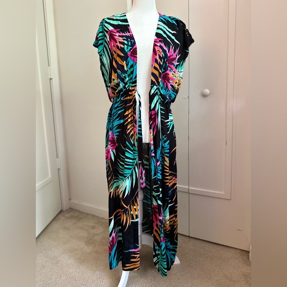 Flowery beach cover up. No name 2XL barely worn - Picture 8 of 8